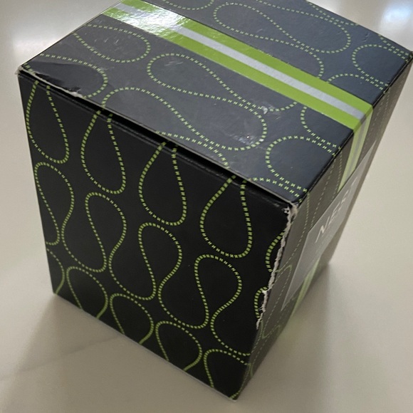 NEST Fragrances Bamboo Scented Candle - Black and Green - Picture 2 of 11